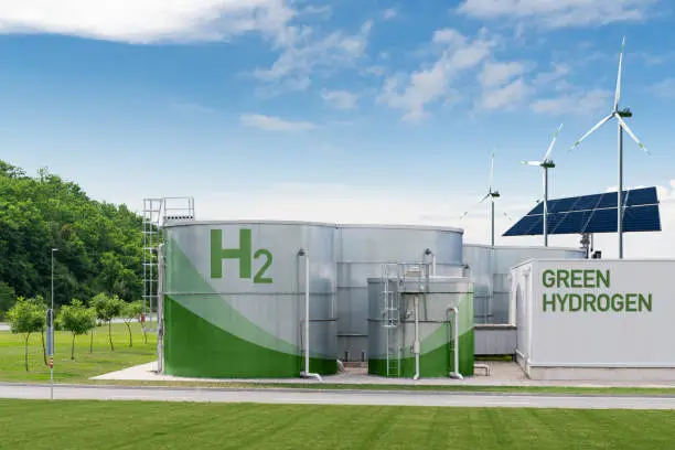 La planta de hidrógeno renovable de Yara en Herøya: operación comercial confirmada